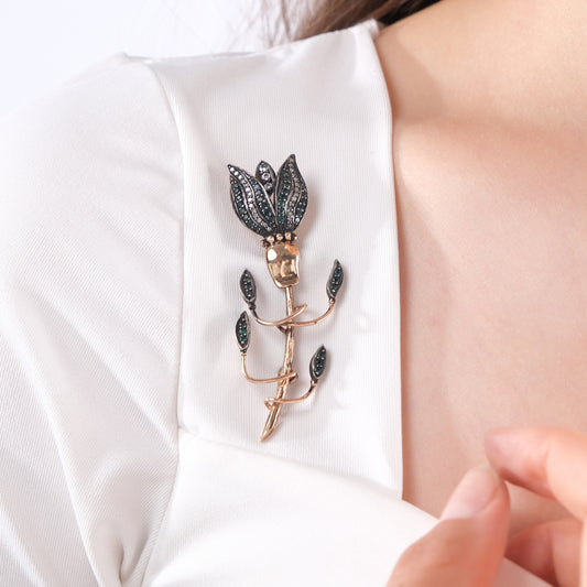 3.7 Karat Pırlanta Zümrüt Broş Modelleri ve Fiyatları 2025 - Lial Diamond - Göz Kamaştıran Zarafet