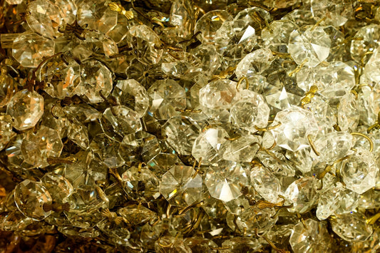 A close up of a bunch of diamonds