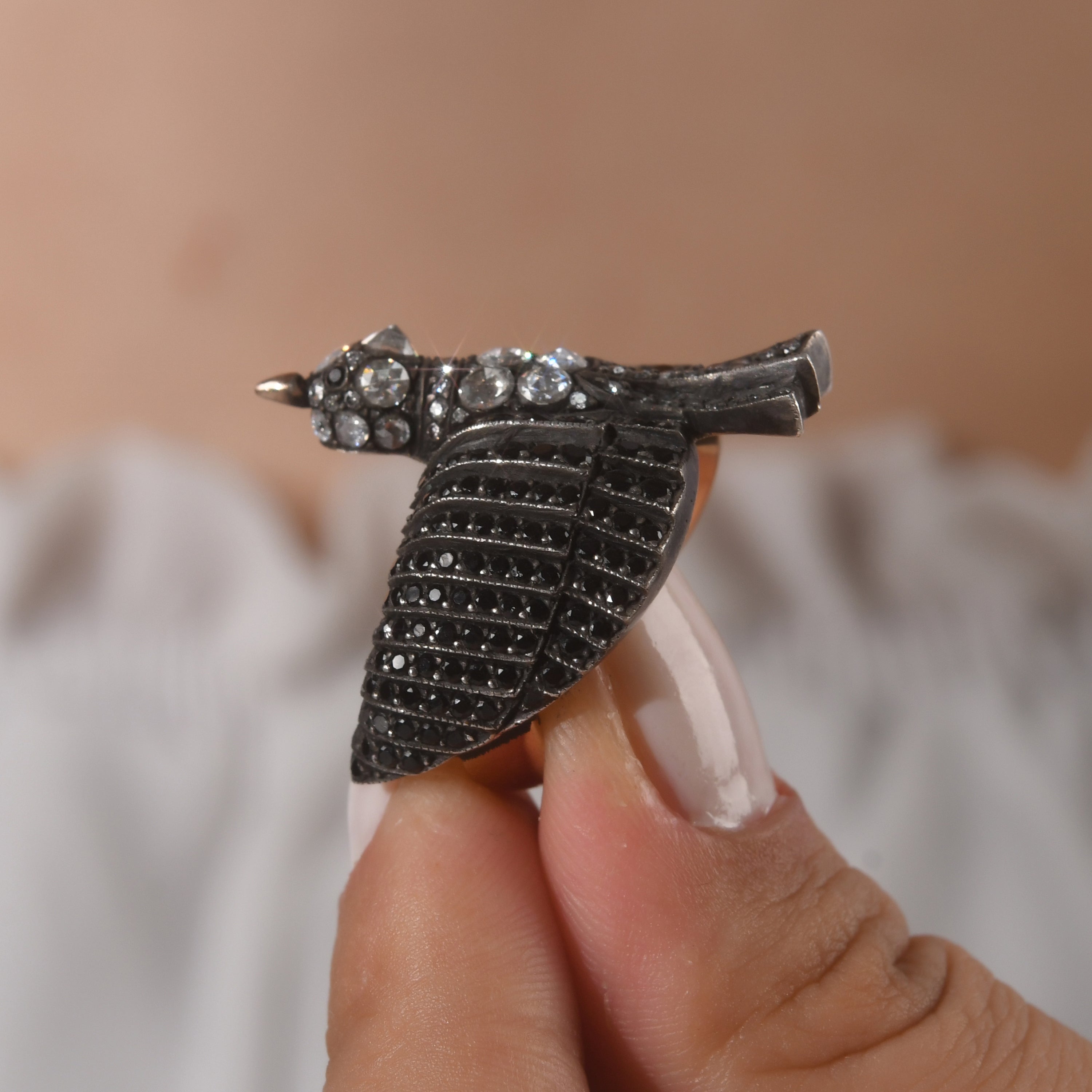 1.02 Karat Pırlanta Yüzük, Kuş Figürlü Modelleri ve Fiyatları 2025 - Lial Diamond - Göz Kamaştıran Zarafet