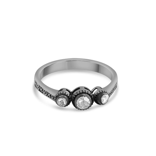 0.26 Karat Tria Pırlanta Yüzük Modelleri ve Fiyatları 2025 - Lial Diamond - Göz Kamaştıran Zarafet