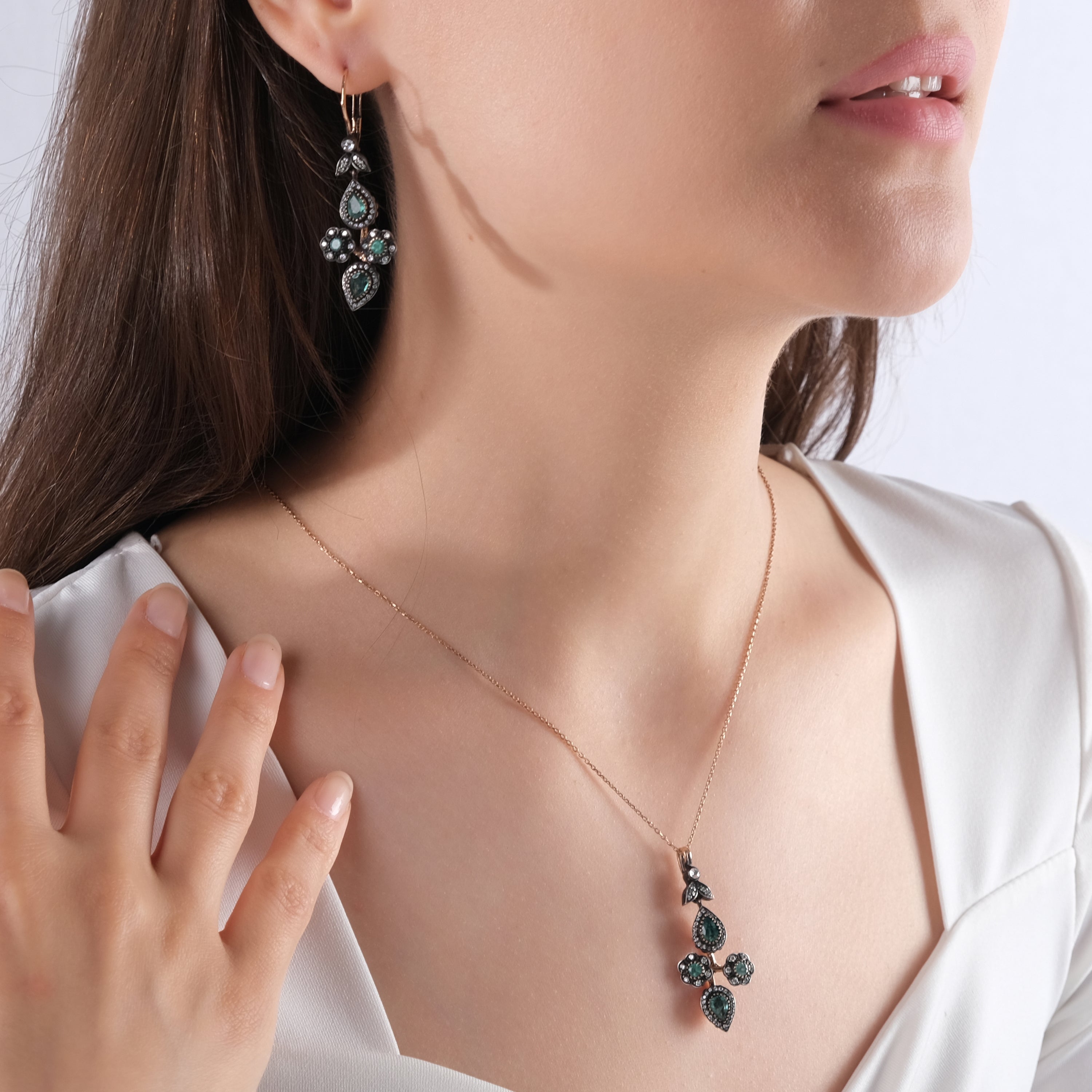 1.43 Karat Pırlanta Zümrüt Kolye Modelleri ve Fiyatları 2025 - Lial Diamond - Göz Kamaştıran Zarafet