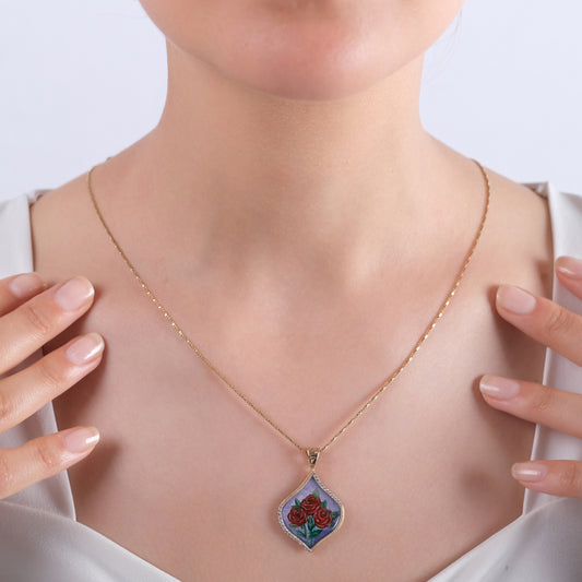 0.21 Karat Pırlanta Gül Desenli Kolye Modelleri ve Fiyatları 2025 - Lial Diamond - Göz Kamaştıran Zarafet