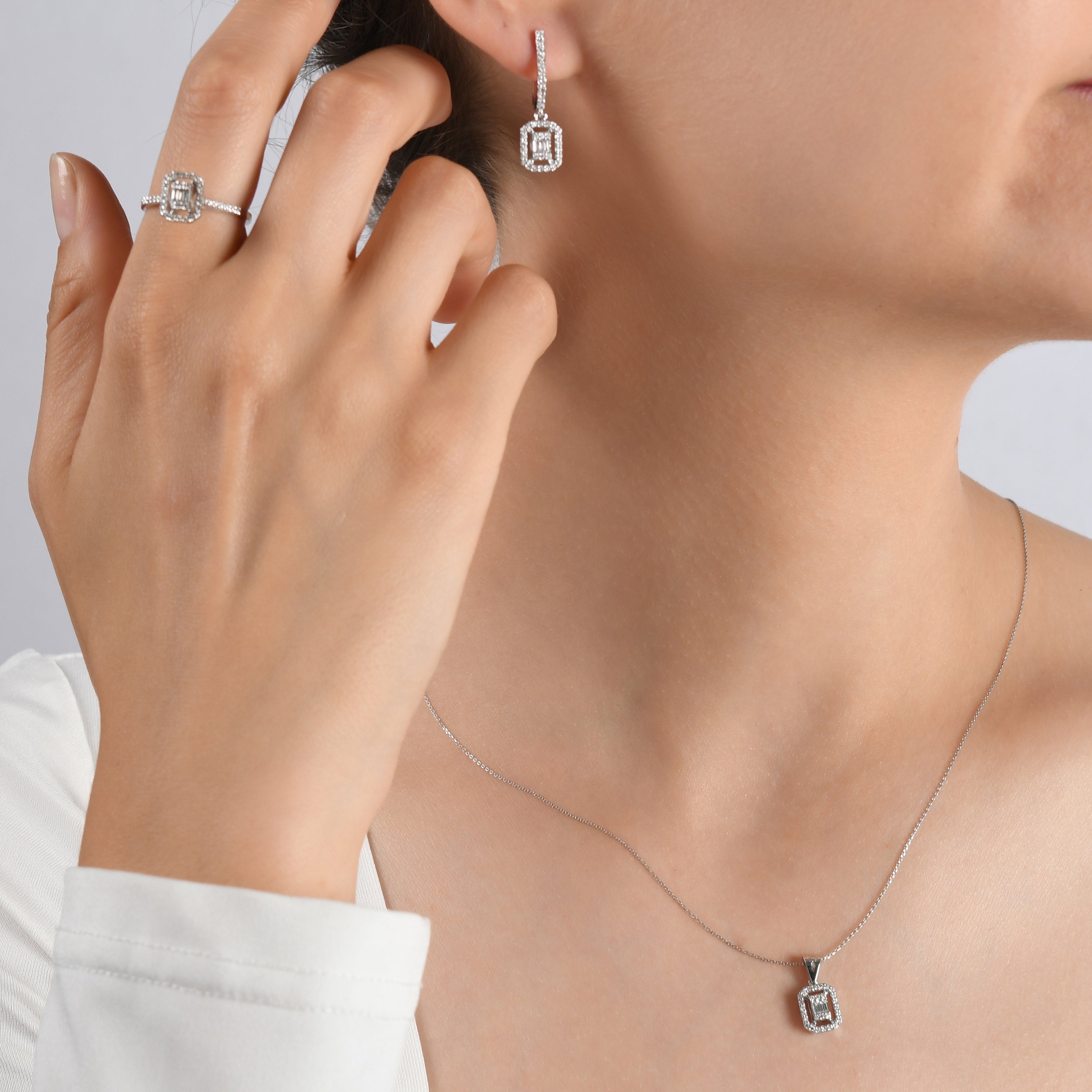 0.15 Karat Baget Pırlanta Kolye Modelleri ve Fiyatları 2025 - Lial Diamond - Göz Kamaştıran Zarafet