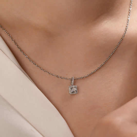 0.26 Karat Baget Pırlanta Kolye Modelleri ve Fiyatları 2025 - Lial Diamond - Göz Kamaştıran Zarafet