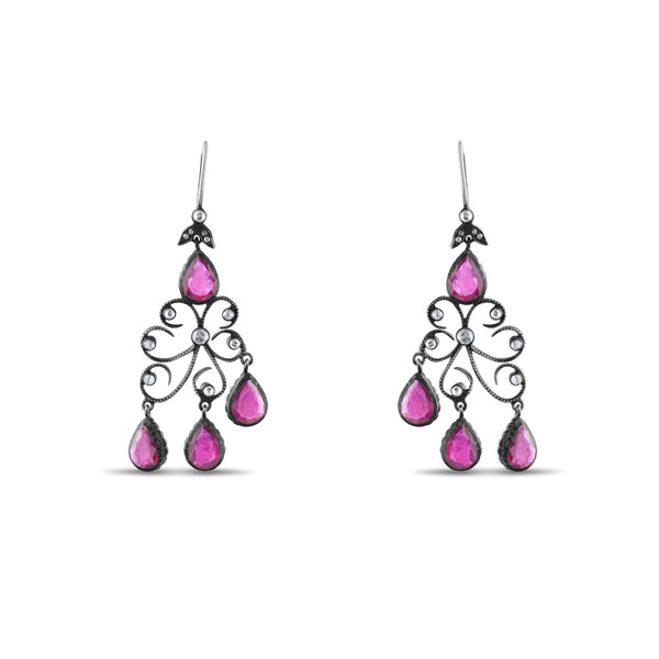 5.6 Karat Pırlanta Yakut Küpe