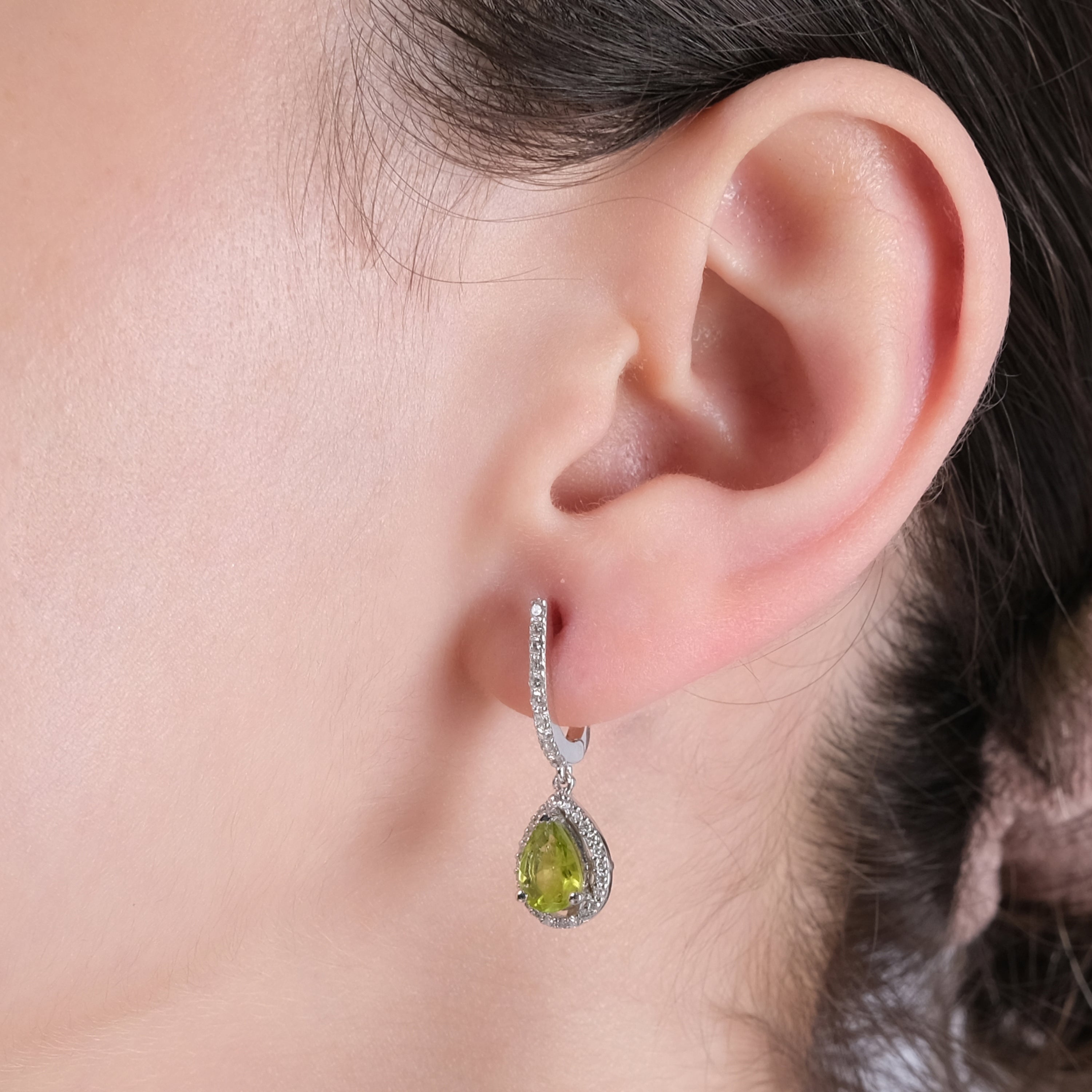 2.14 Karat Pırlanta Peridot Küpe Modelleri ve Fiyatları 2025 - Lial Diamond - Göz Kamaştıran Zarafet