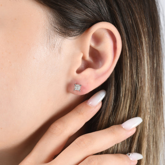 0.16 Karat Baget Pırlanta Küpe Modelleri ve Fiyatları 2025 - Lial Diamond - Göz Kamaştıran Zarafet