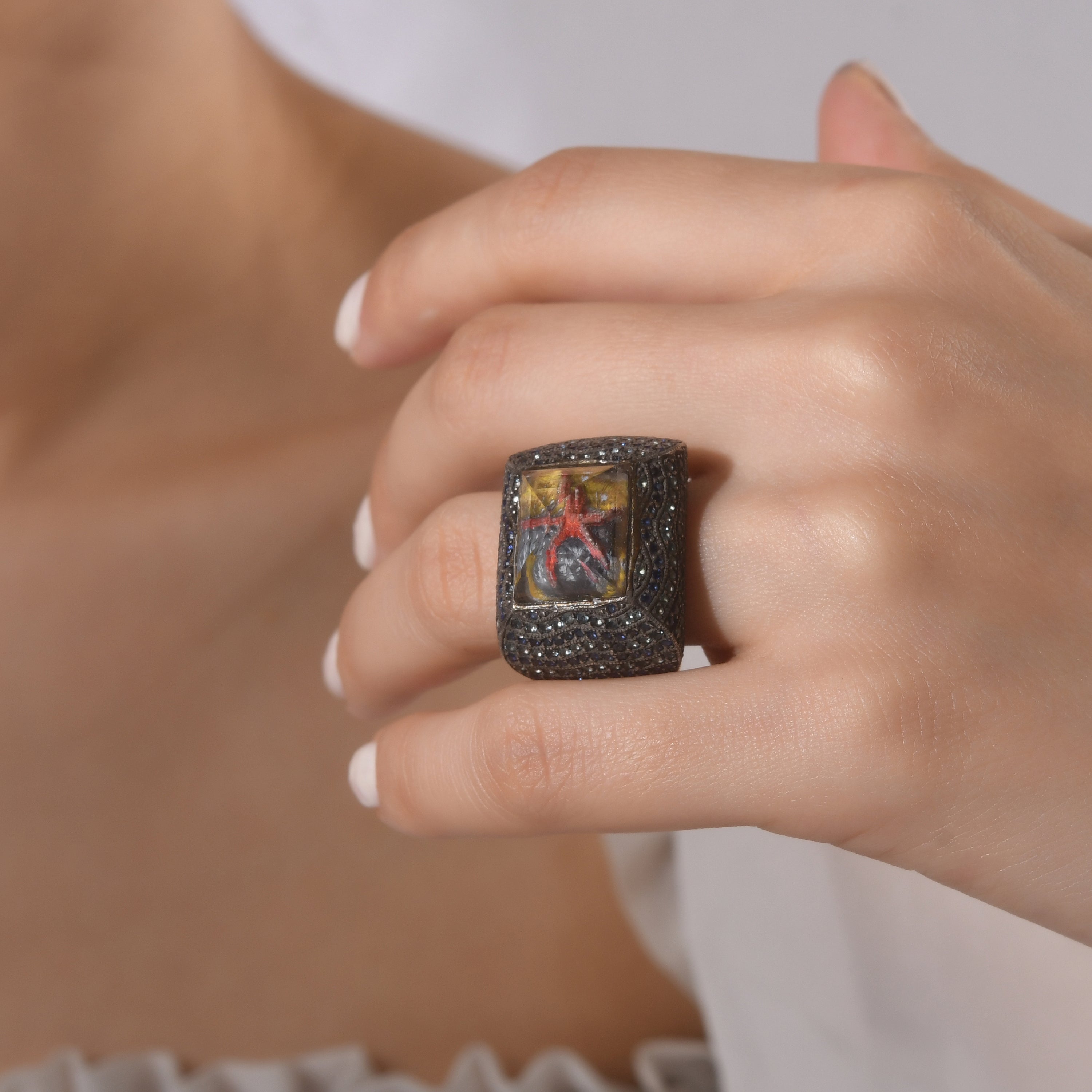 6.00 Karat Siyah Pırlanta Safir Yüzük, Deniz Yıldızı Motifli Modelleri ve Fiyatları 2025 - Lial Diamond - Göz Kamaştıran Zarafet