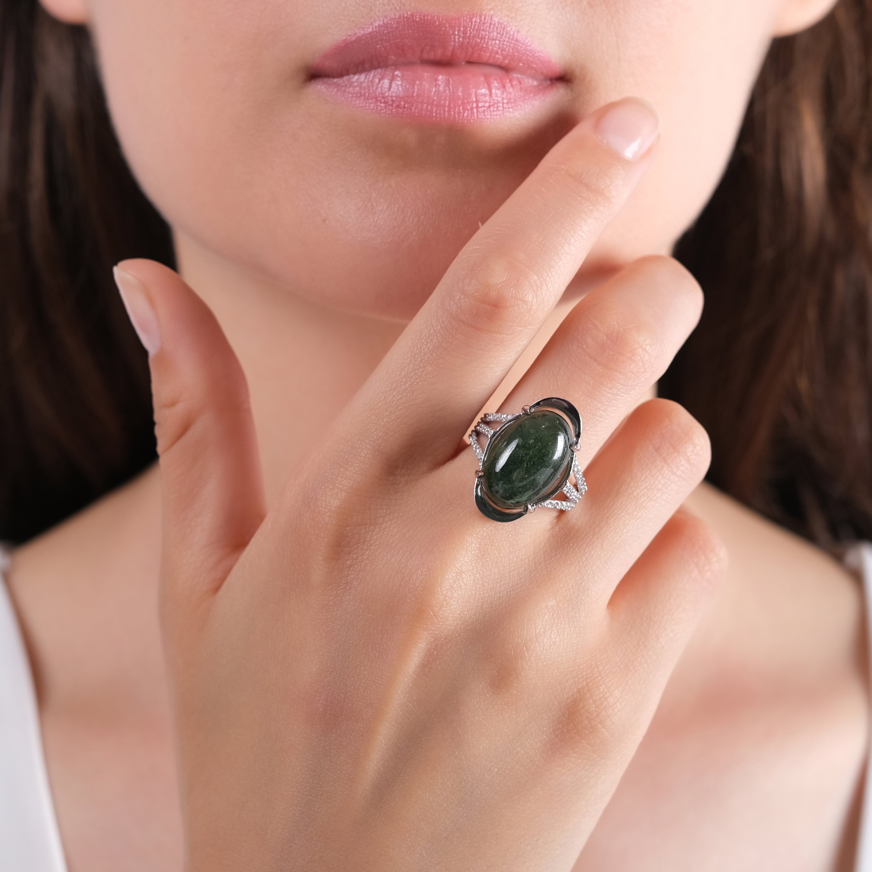 1.43 Karat Pırlanta Zümrüt Yüzük Modelleri ve Fiyatları 2025 - Lial Diamond - Göz Kamaştıran Zarafet