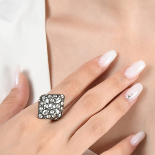 6.05 Karat Pırlanta Yüzük Modelleri ve Fiyatları 2025 - Lial Diamond - Göz Kamaştıran Zarafet