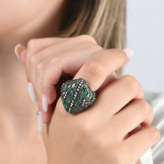 7.77 Karat Pırlanta Zümrüt Yüzük Modelleri ve Fiyatları 2025 - Lial Diamond - Göz Kamaştıran Zarafet