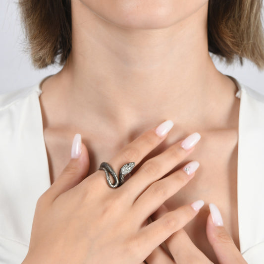 0.44 Karat Pırlanta Yüzük, Yılan Figürlü Modelleri ve Fiyatları 2025 - Lial Diamond - Göz Kamaştıran Zarafet