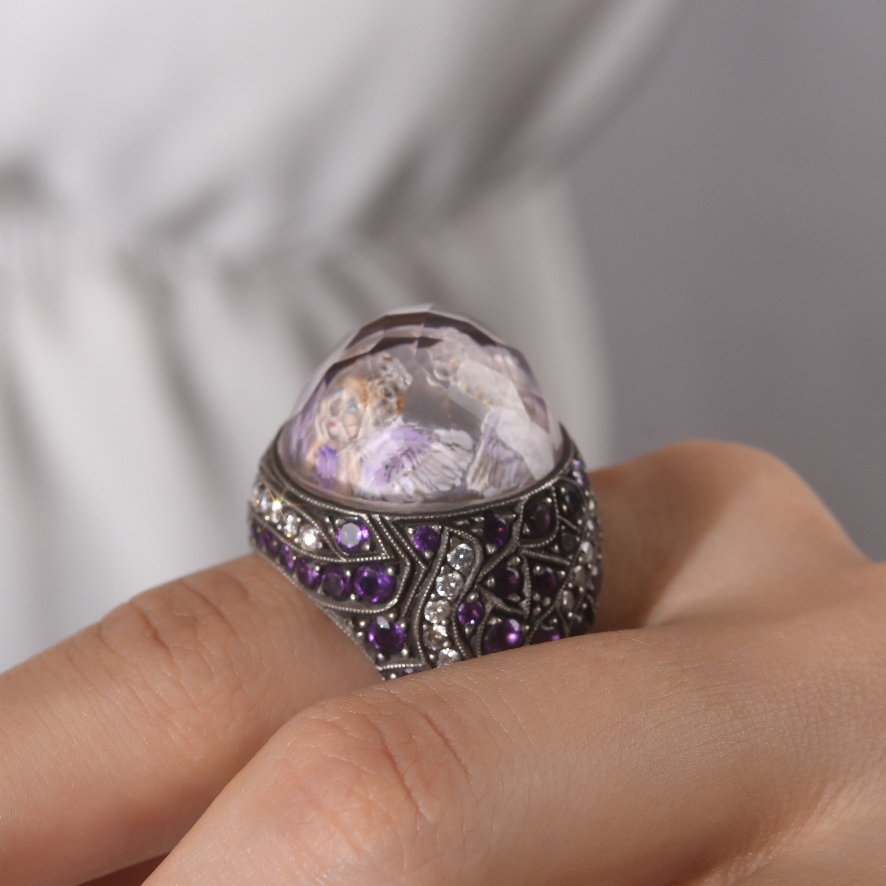 4.80 Karat Pırlanta Ametist Yüzük, Melek Figürlü Modelleri ve Fiyatları 2025 - Lial Diamond - Göz Kamaştıran Zarafet