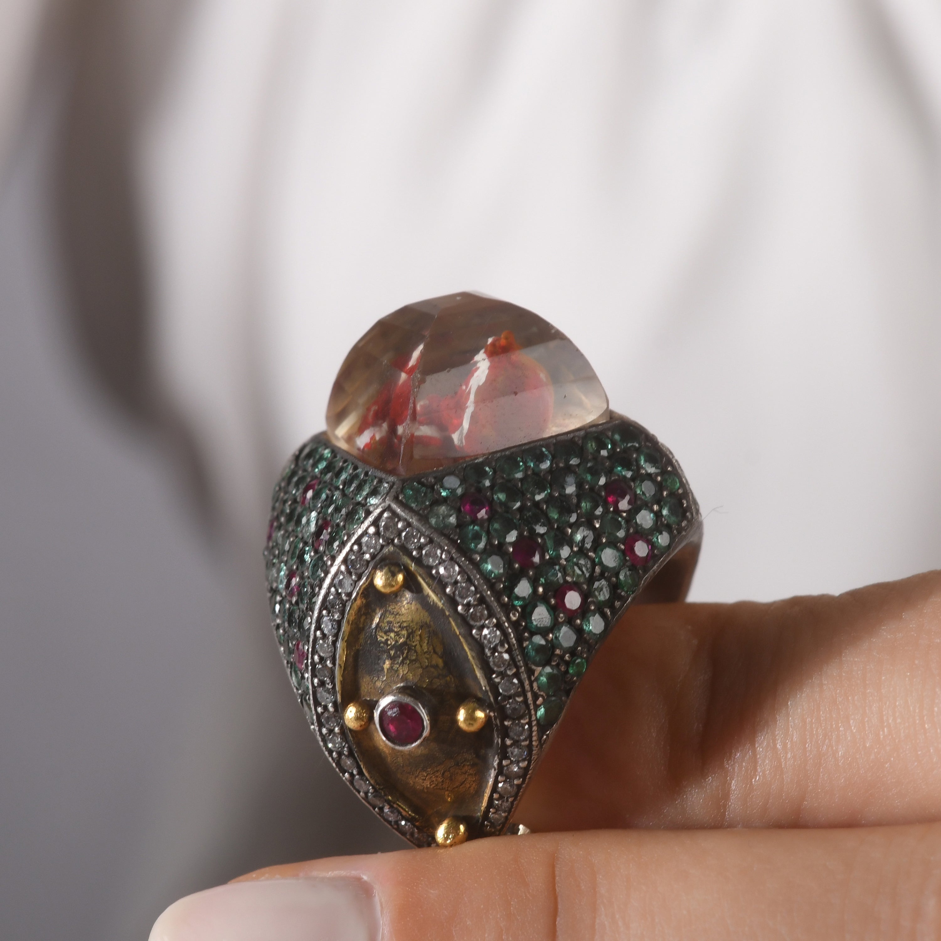5.88 Karat Pırlanta Zümrüt Yüzük Modelleri ve Fiyatları 2025 - Lial Diamond - Göz Kamaştıran Zarafet