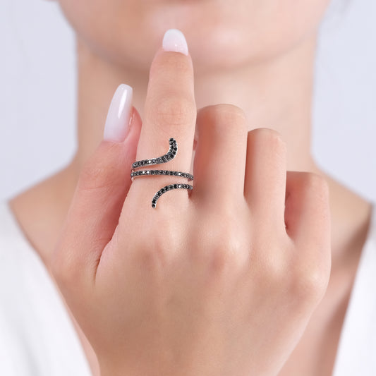 0.40 Karat Siyah Pırlanta Yüzük, Yılan Figürlü Modelleri ve Fiyatları 2025 - Lial Diamond - Göz Kamaştıran Zarafet