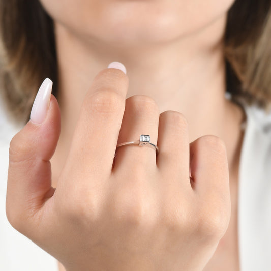 0.18 Karat Baget Pırlanta Yüzük Modelleri ve Fiyatları 2025 - Lial Diamond - Göz Kamaştıran Zarafet