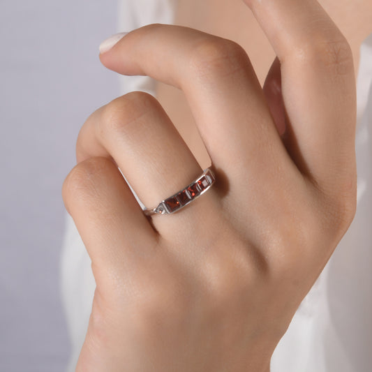 0.83 Karat Pırlanta Garnet Yüzük Modelleri ve Fiyatları 2025 - Lial Diamond - Göz Kamaştıran Zarafet