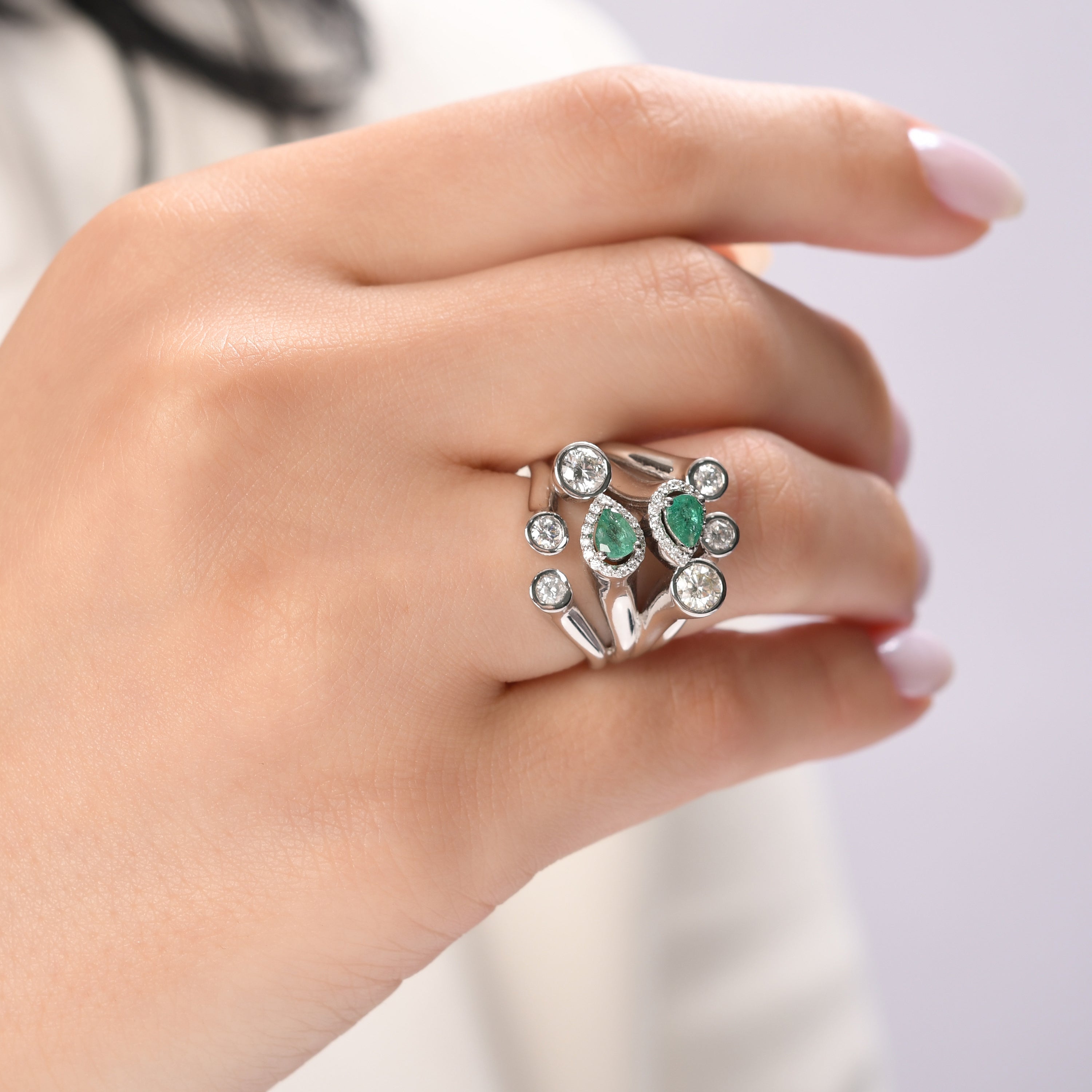1.50 Karat Pırlanta Zümrüt Yüzük Modelleri ve Fiyatları 2025 - Lial Diamond - Göz Kamaştıran Zarafet