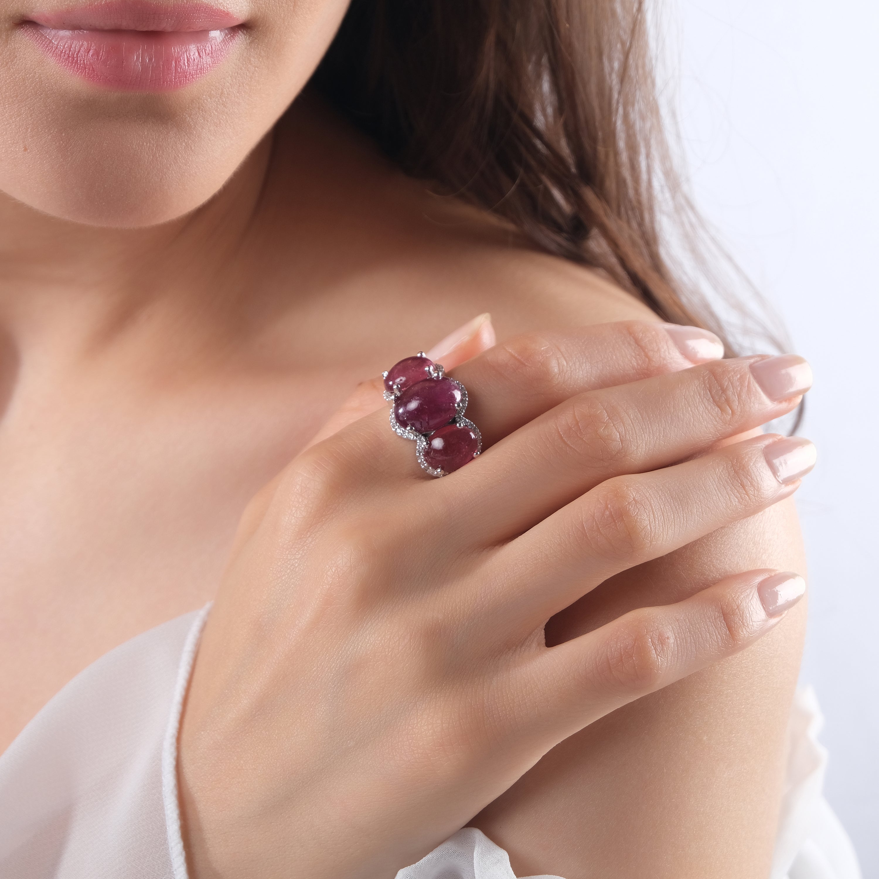 14.38 Karat Pırlanta Yakut Yüzük Modelleri ve Fiyatları 2025 - Lial Diamond - Göz Kamaştıran Zarafet