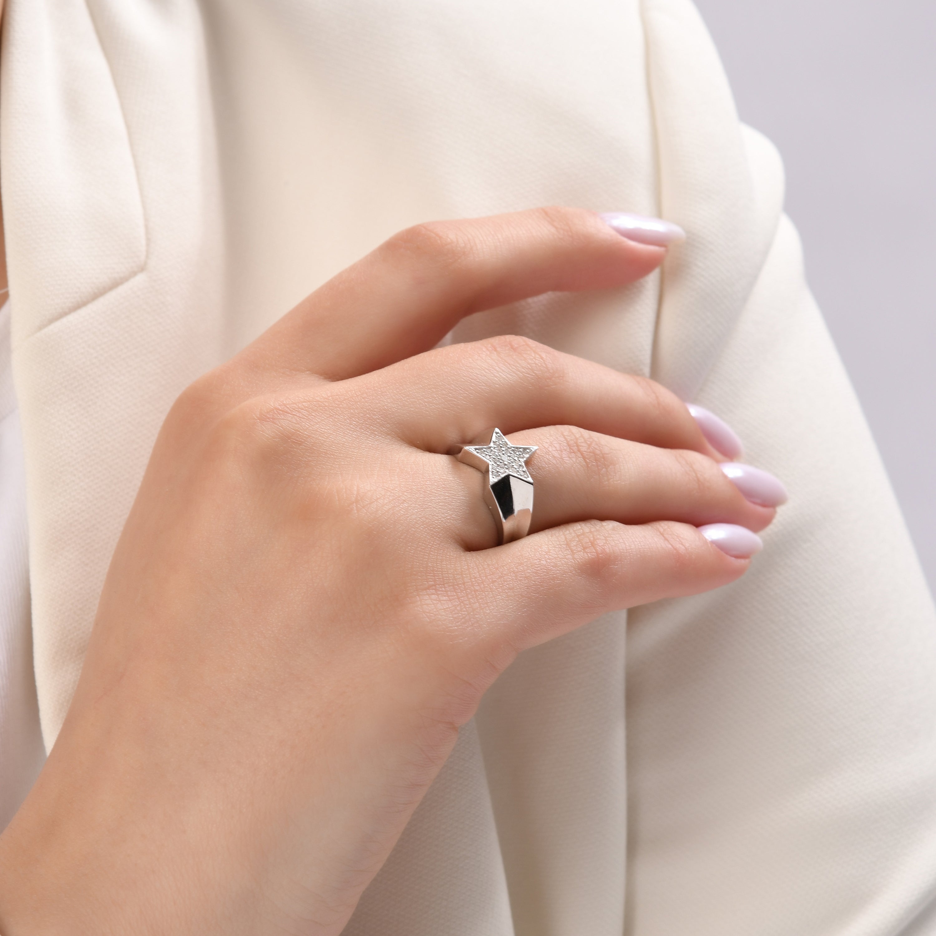 0.13 Karat Pırlanta Yüzük, Yıldız Motifli Modelleri ve Fiyatları 2025 - Lial Diamond - Göz Kamaştıran Zarafet