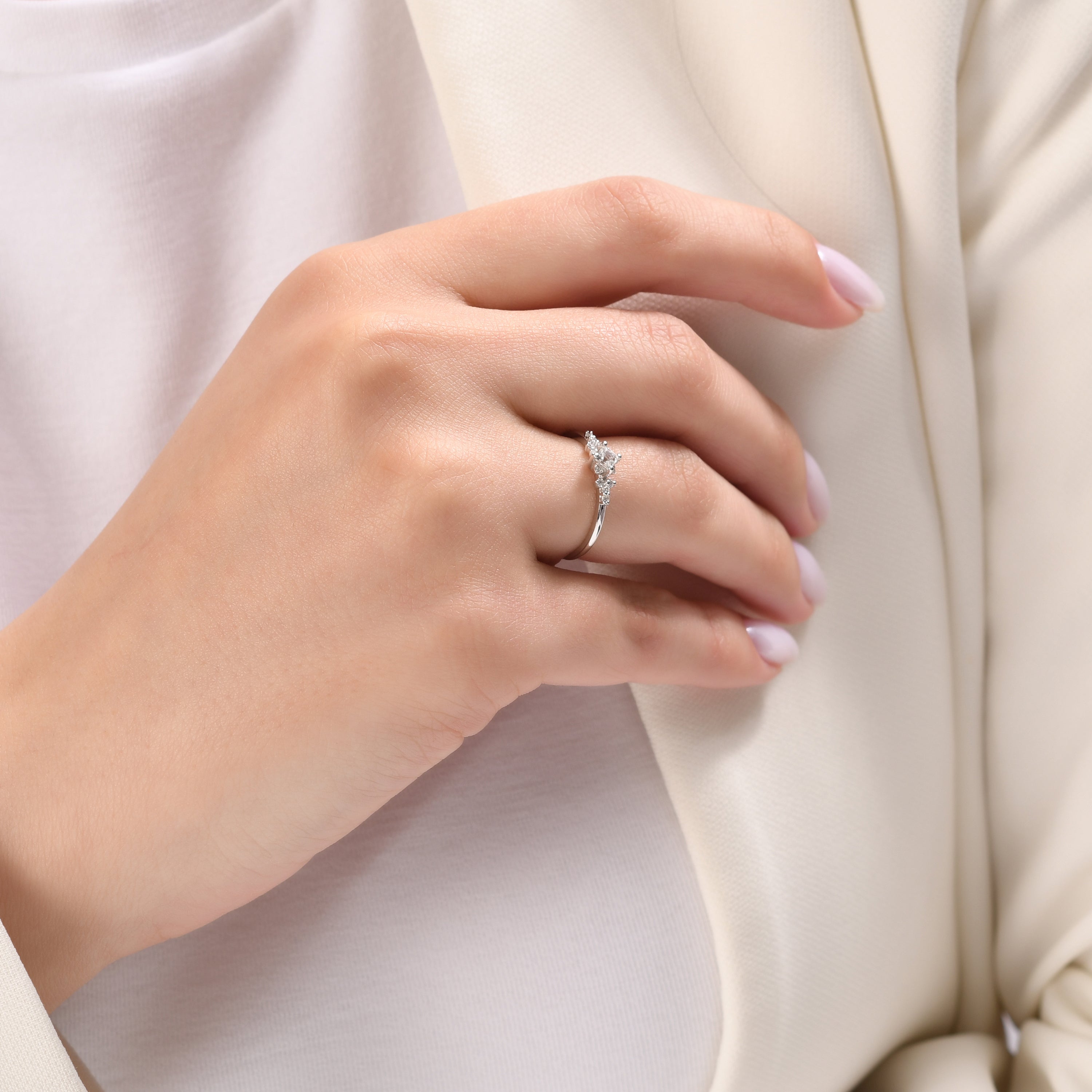 0.27 Karat Pırlanta Safir Yüzük Modelleri ve Fiyatları 2025 - Lial Diamond - Göz Kamaştıran Zarafet
