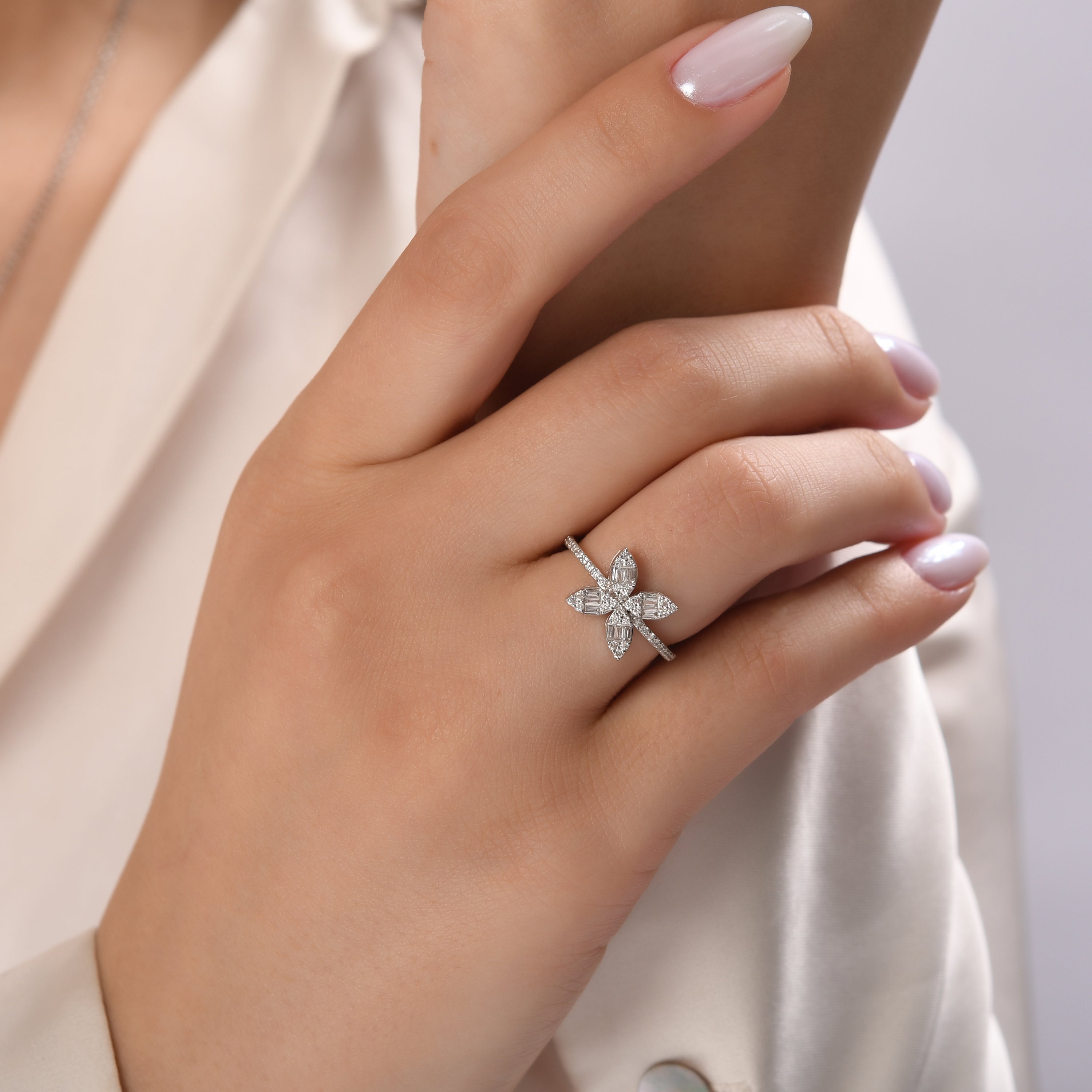 0.32 Karat Baget Pırlanta Yüzük Modelleri ve Fiyatları 2025 - Lial Diamond - Göz Kamaştıran Zarafet