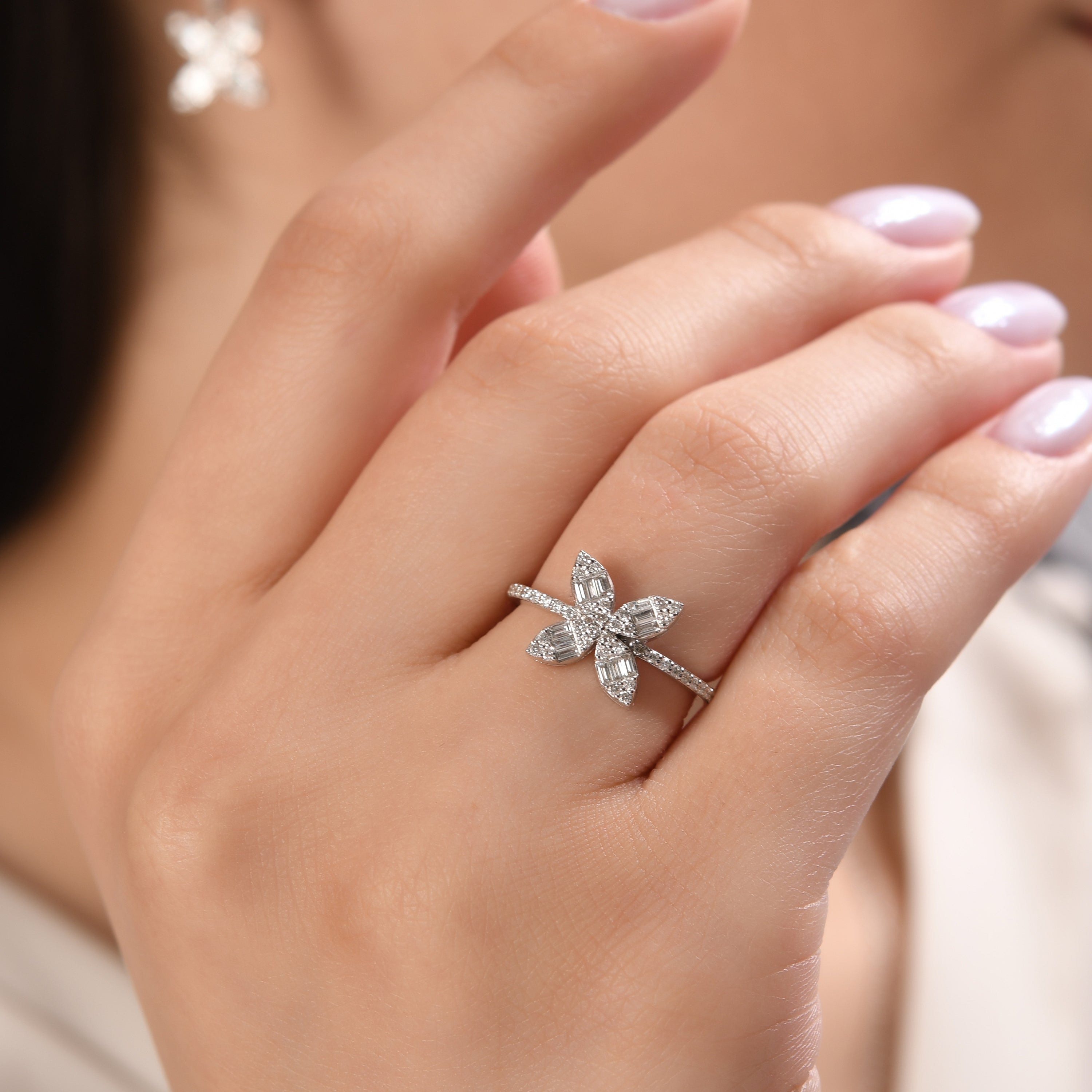 0.32 Karat Baget Pırlanta Yüzük Modelleri ve Fiyatları 2025 - Lial Diamond - Göz Kamaştıran Zarafet