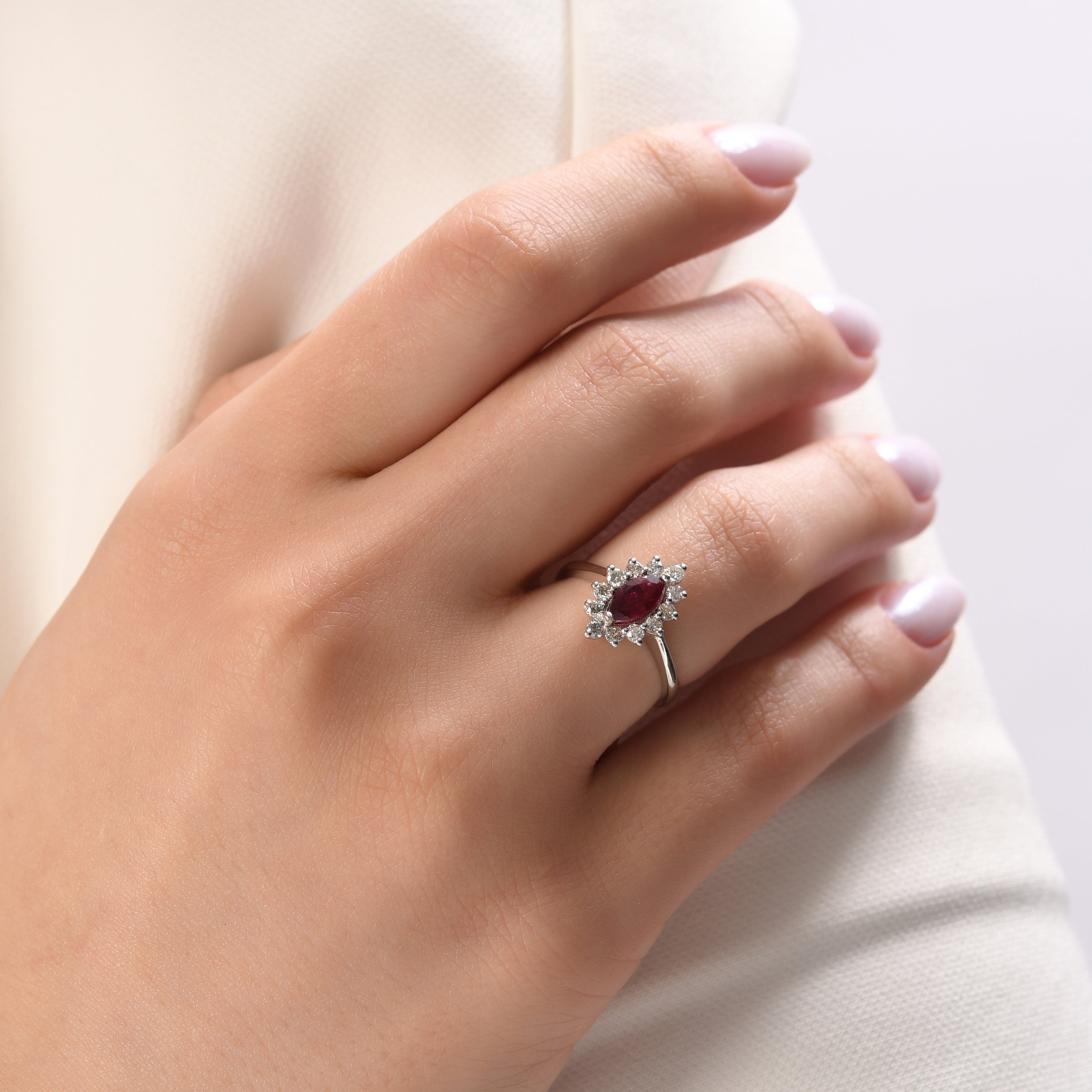 1.55 Karat Pırlanta Rhodolite Yüzük Modelleri ve Fiyatları 2025 - Lial Diamond - Göz Kamaştıran Zarafet