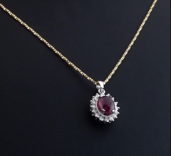 2.80 Karat Pırlanta Yakut Kolye